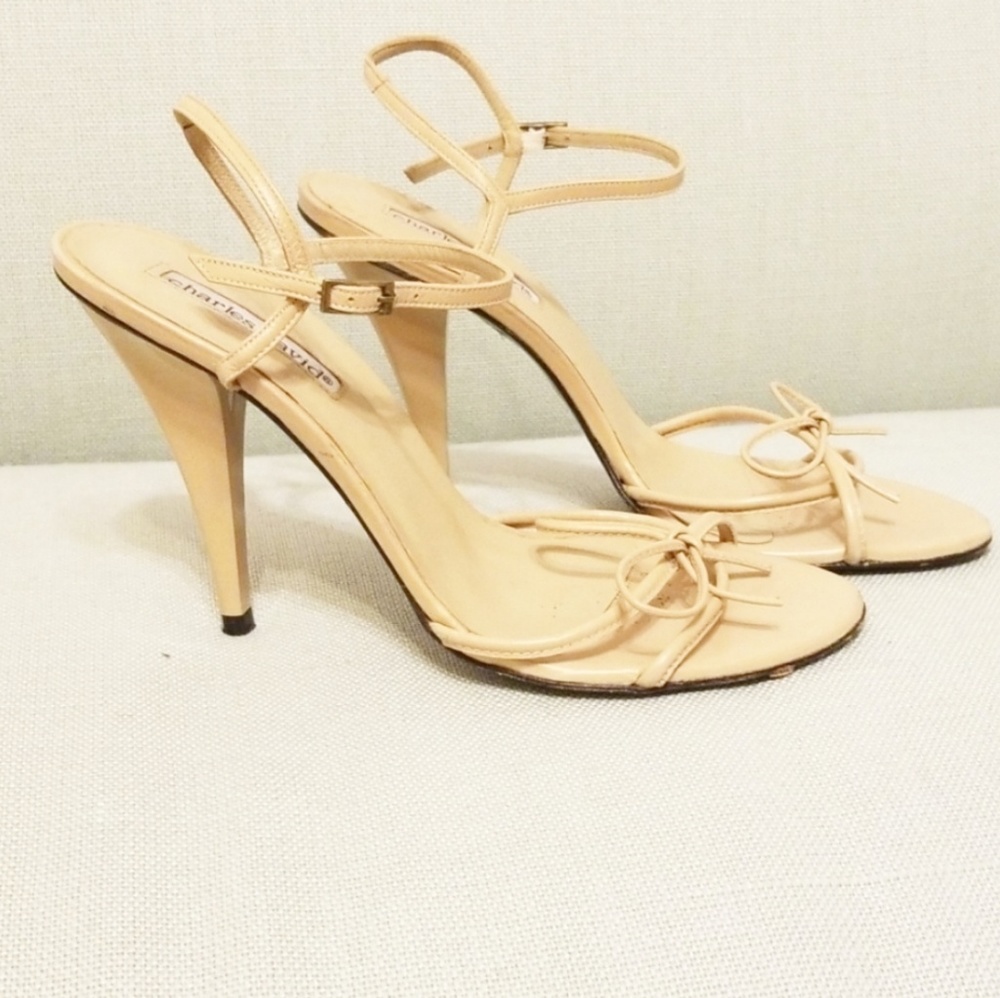 Charles David tan/nude heels